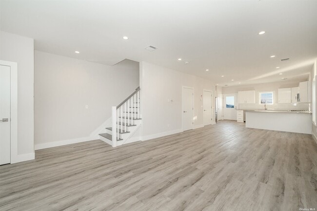 Building Photo - 2800 Ocean Ave