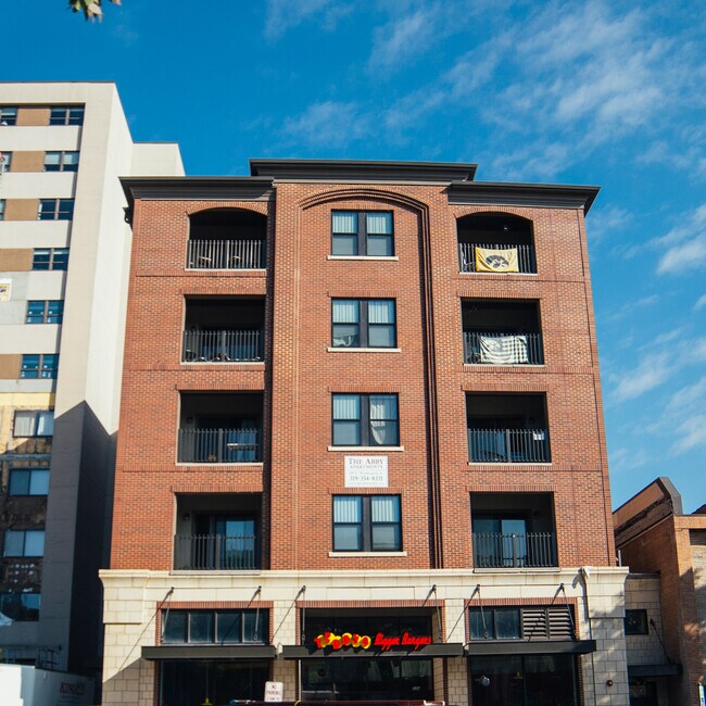 Primary Photo - 328 E Washington St