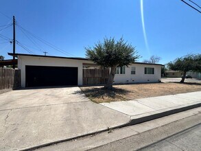 Building Photo - 1 Bedroom, 1 Bath unit