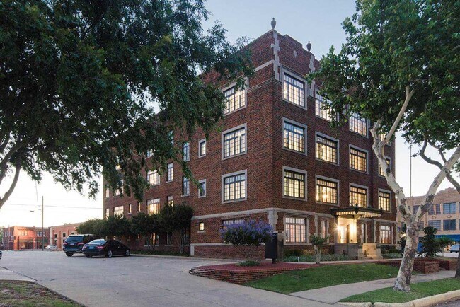 Building Photo - The Mayfair