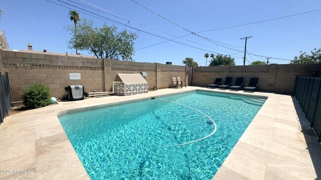 Building Photo - 6708 E Monte Vista Rd