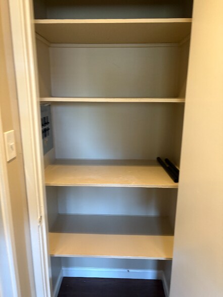 Building Photo - 23 N Ellsworth Ave