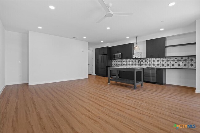 Building Photo - 2165 Gabriels Pl