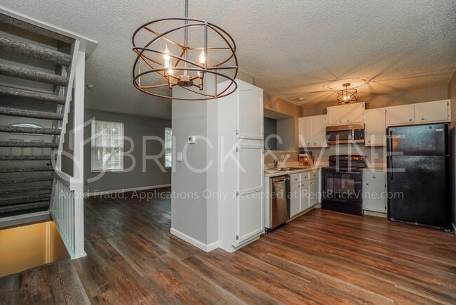 Building Photo - 5064 Cashion Dr