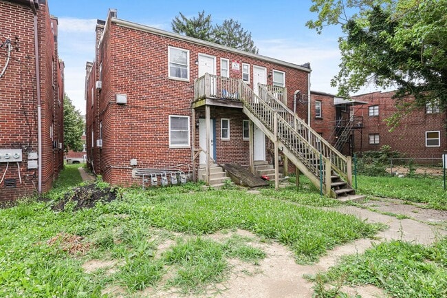 Building Photo - 987 Lilley Ave