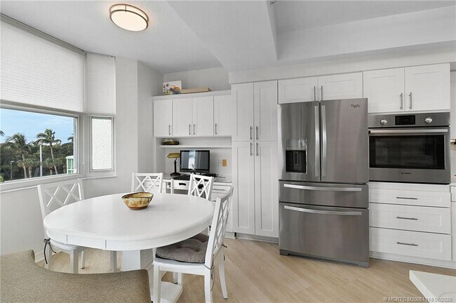 Building Photo - 8600 S Ocean Dr