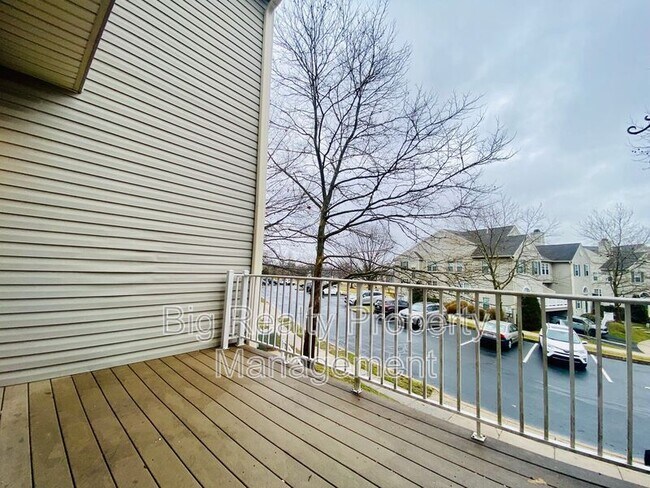 Building Photo - 475 Stoneglen St