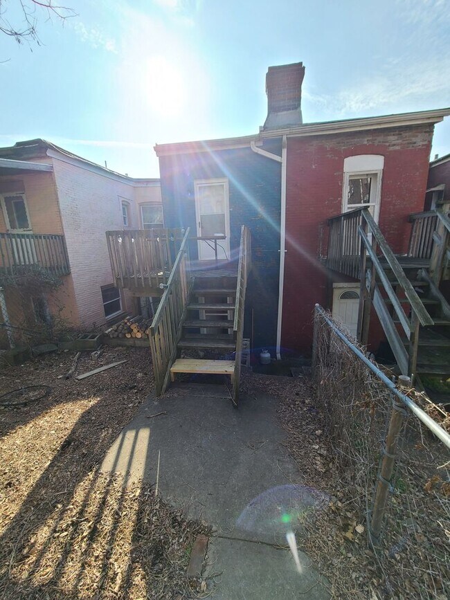 Building Photo - 4 bedroom South Oakland House!