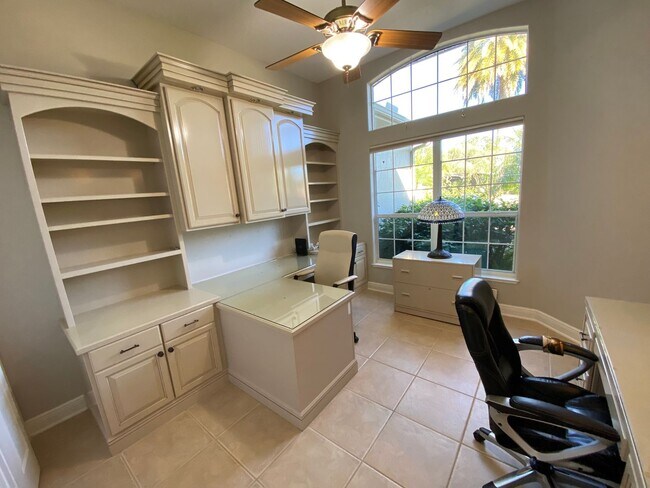 Building Photo - Spectacular and Luxurious Turnkey ANNUAL Lease in The Village of Bridgeport