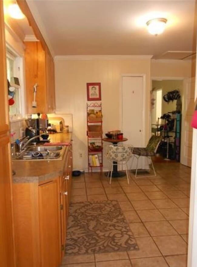 Building Photo - 2 BED 1 BATH WOODBINE COTTAGE