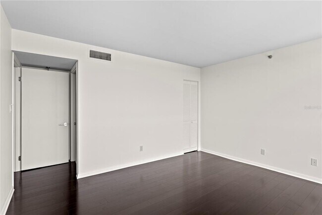 Building Photo - 3301 Bayshore Blvd