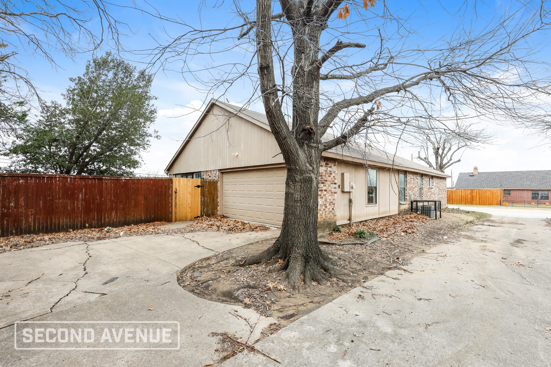 Building Photo - 9124 Pinehaven Dr