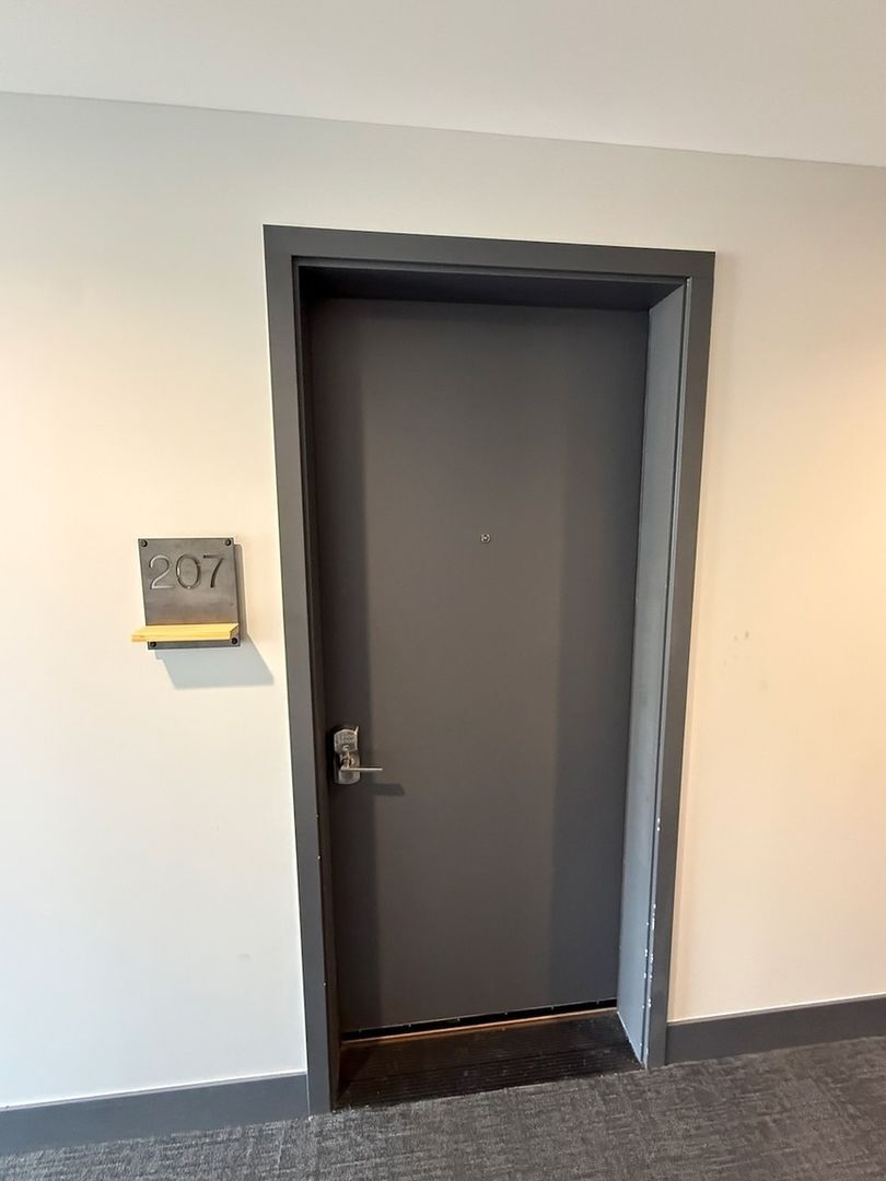 Building Photo - 2718 Pine St