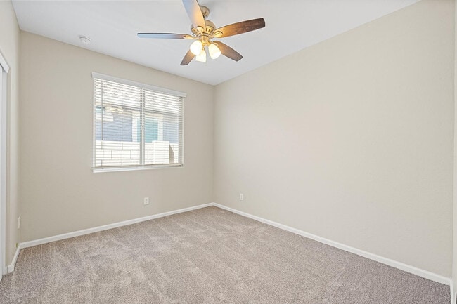 Building Photo - 12406 W Northview Ave