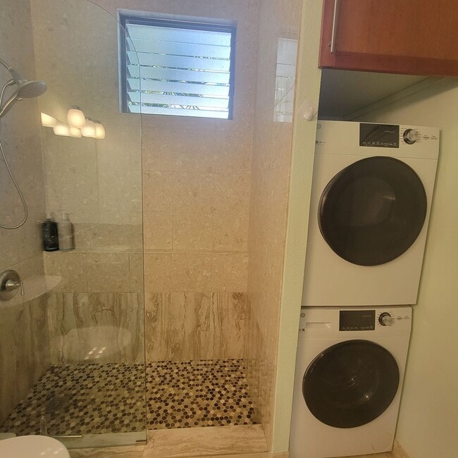 Building Photo - Turned key Fully Furnished Condo