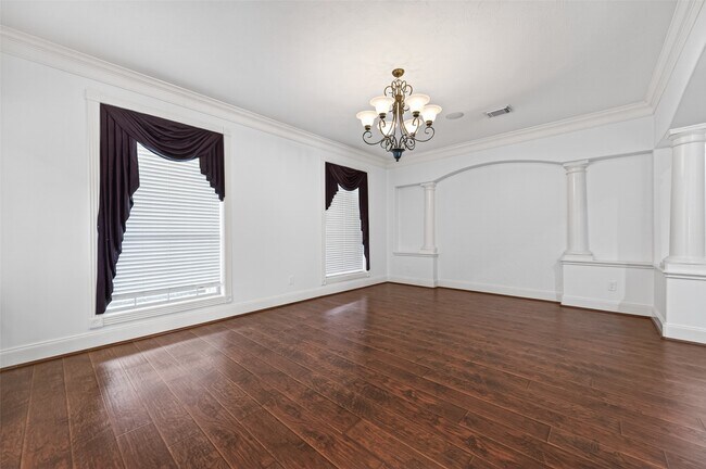 Building Photo - 26210 Cloverland Park Ln