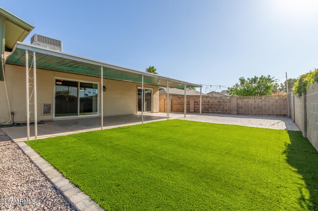 Building Photo - 230 E Strahan Dr
