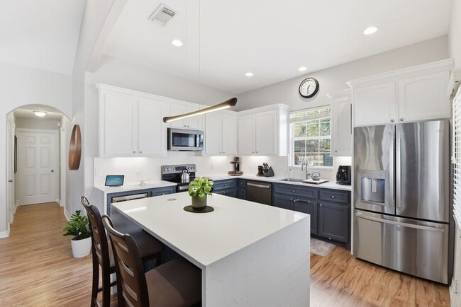 Building Photo - 43 Regency Pt