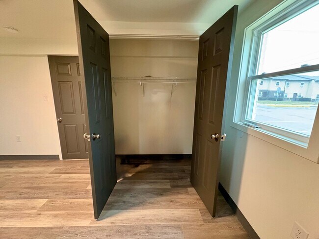 Building Photo - 202 S Lawrence St