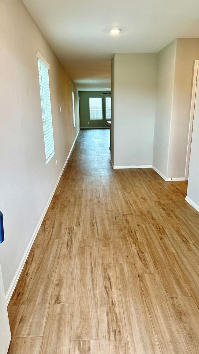 Building Photo - 236 Rustic Ridge Cir