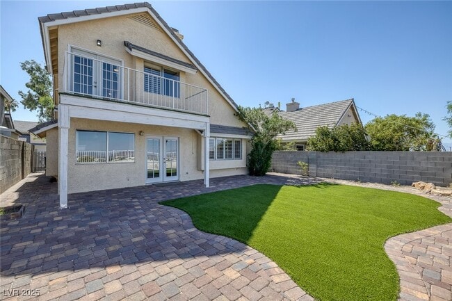 Building Photo - 1701 Duarte Dr