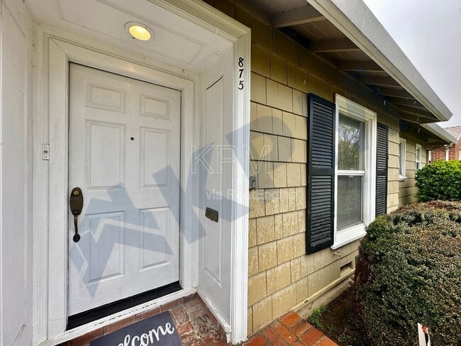 Building Photo - 875 W Alpine Ave