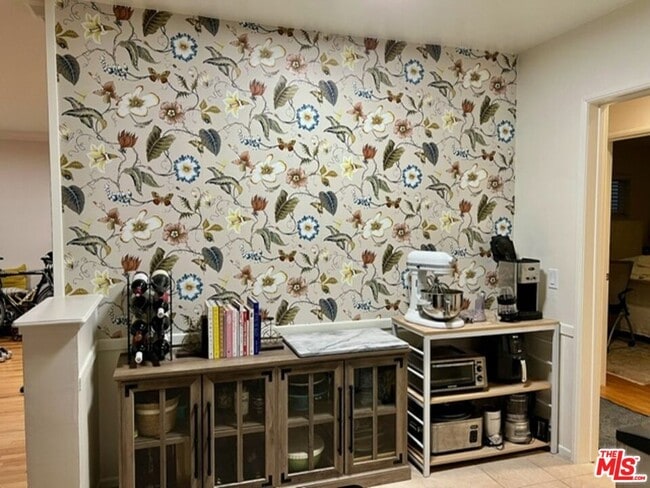 Building Photo - 4164 Madison Ave