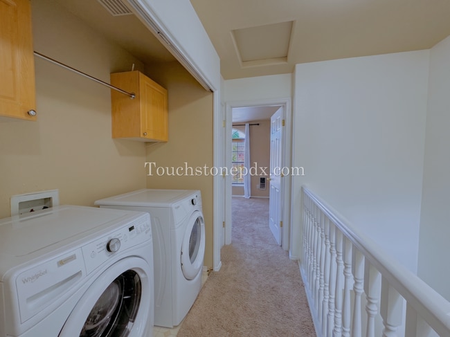Building Photo - $500 off Move-In Special! Must Apply before the Weekend! 3 Bed/2.5 bath Townhome w/Deck in near P...