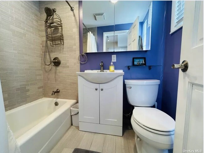 Building Photo - 3-28 B 147 St