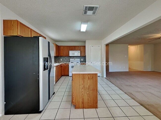 Building Photo - 9612 George Washington Dr