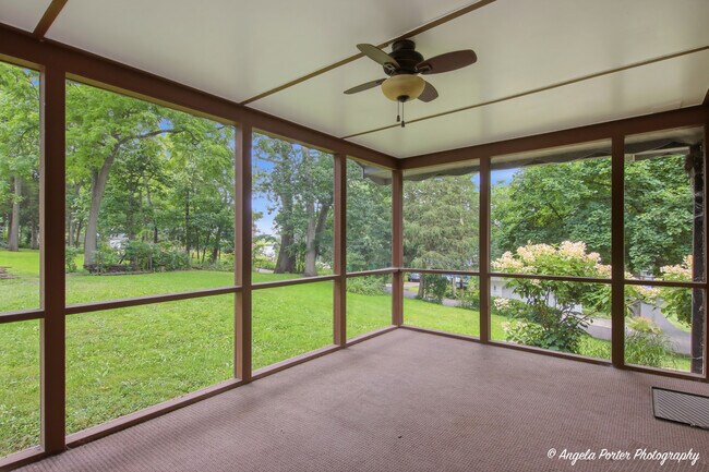 Building Photo - 38624 N Miller Rd