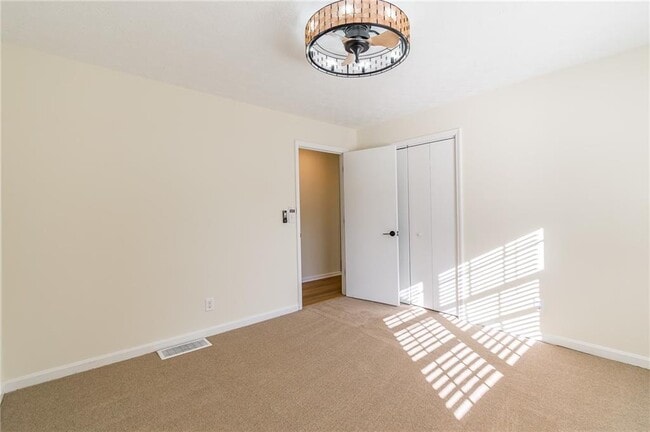 Building Photo - 905 Tanglewood Trail