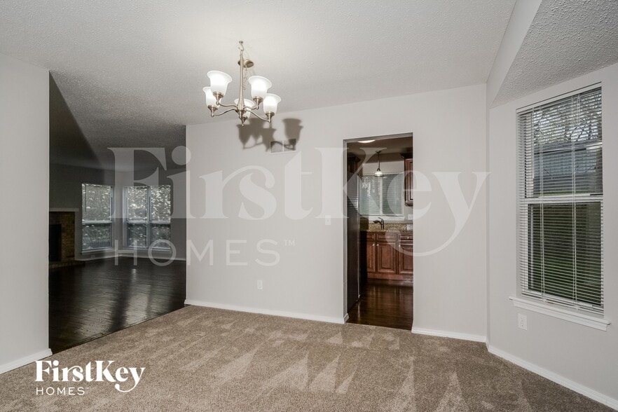 Building Photo - 457 Oak Glen Dr