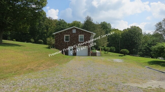 Building Photo - 511 Upper Service Rd