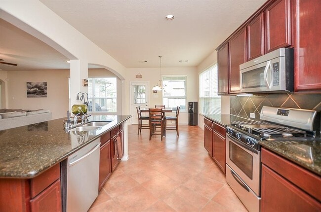 Building Photo - 24923 Diamond Ranch Dr