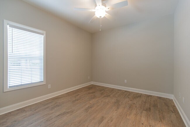 Building Photo - Beautiful duplex in Valdosta, Ga!