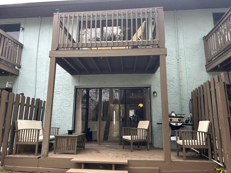 Back Decks - 3333 S Ridgewood Ave