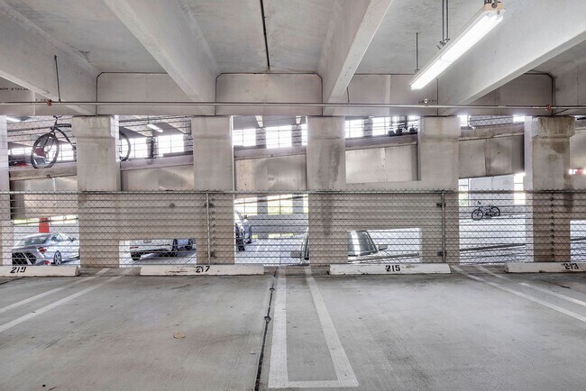 Building Photo - 3001 NE 185th St