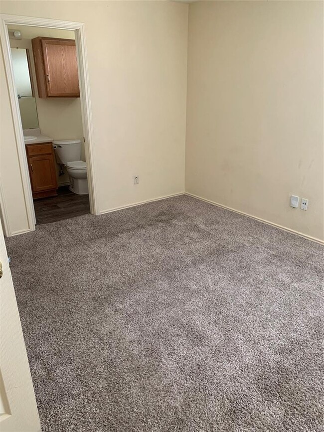 Building Photo - 11904 Lima Dr