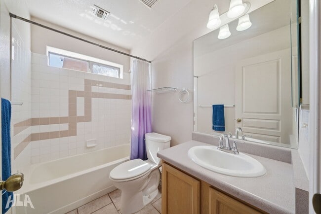 Building Photo - 10390 Fairway Dr