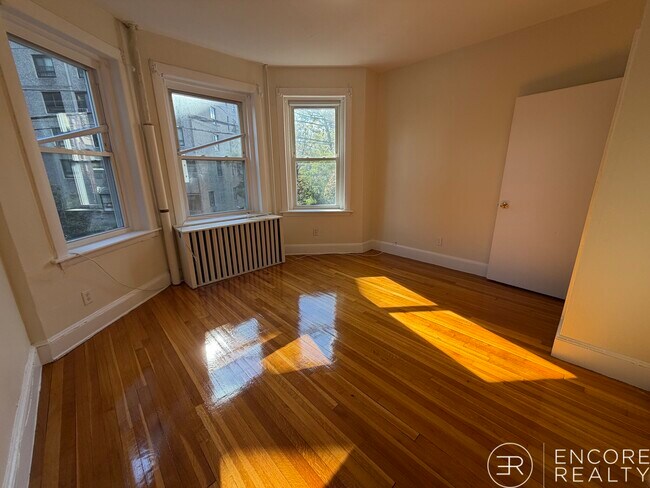 Building Photo - 33 Lancaster Terrace