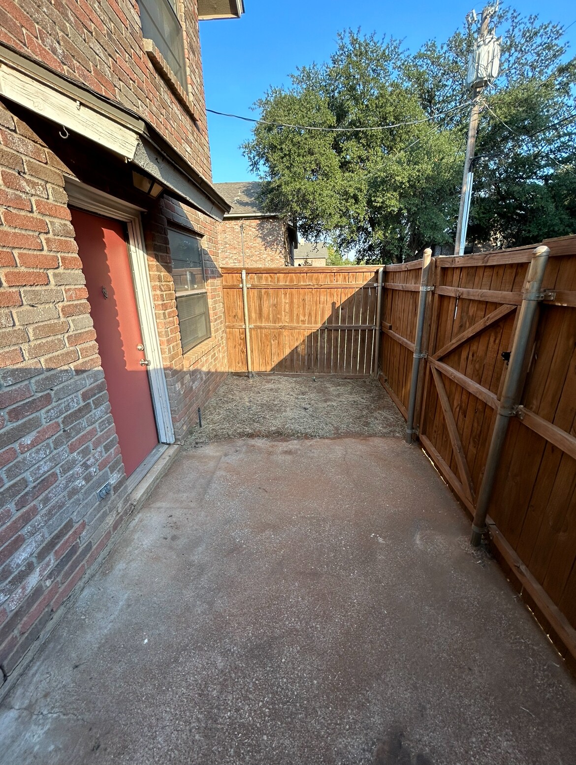 Building Photo - 3006 W Sycamore Cir