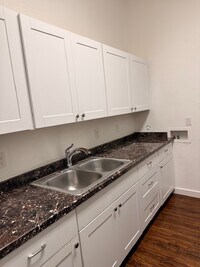 Building Photo - 206 2nd St