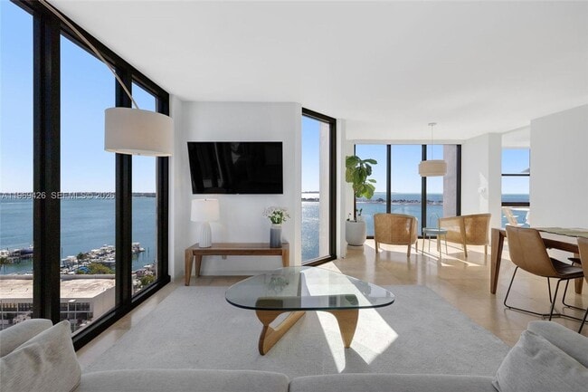 Building Photo - 1915 Brickell Ave