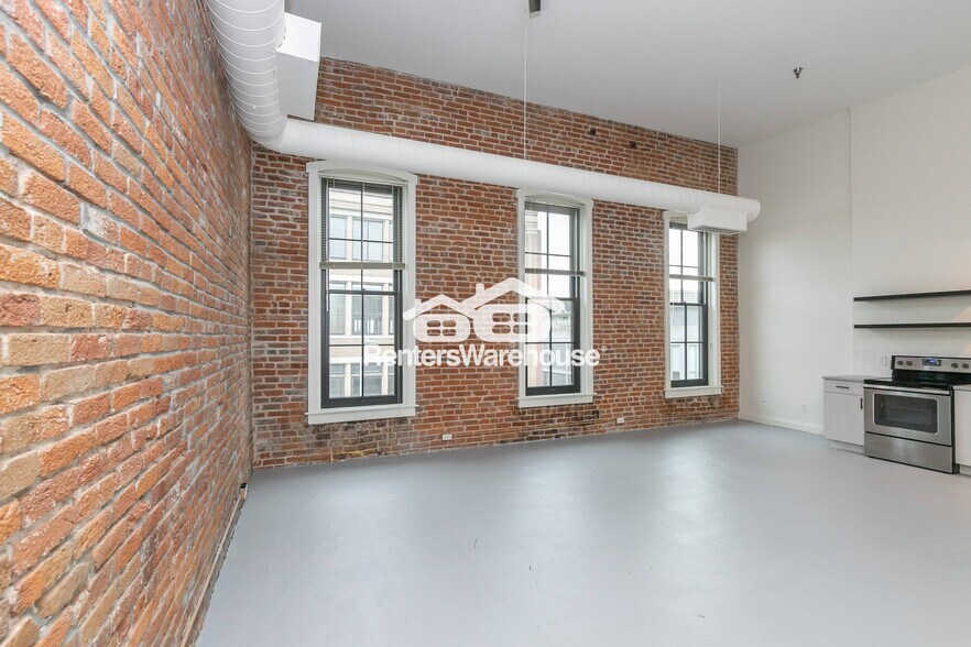 Building Photo - 412 Delaware St