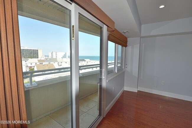 Building Photo - 525 Ocean Blvd