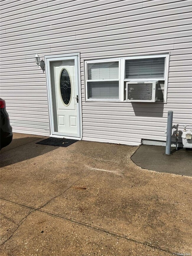 Building Photo - 65 Gateway Dr