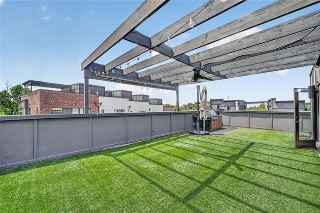 Building Photo - 1214 Chelsea Cir NW