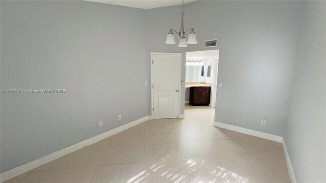 Building Photo - 2881 N Oakland Forest Dr