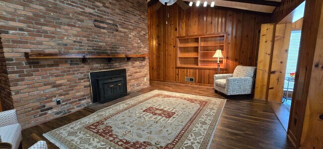 Building Photo - 289 Ashbrook Dr